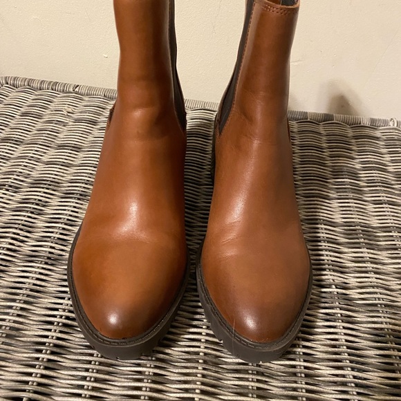 Women’s Vince Canute cognac leather  booties new - Picture 2 of 4